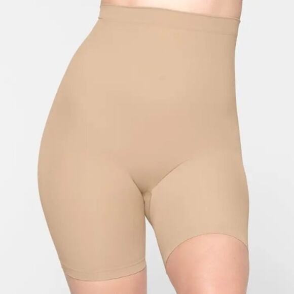 SKIMS Seamless Sculpt Mid Thigh Short Sz S/M NWOT - Picture 1 of 11